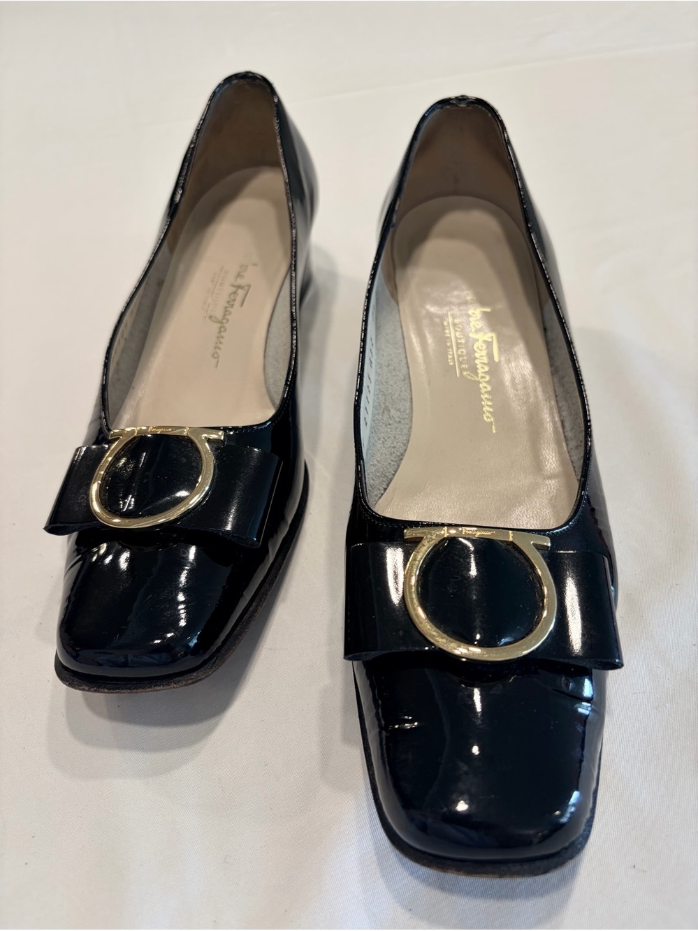 Salvatore Ferragamo Black Patent Leather Gancini Bow Low Block Heel Pumps 7.5 B